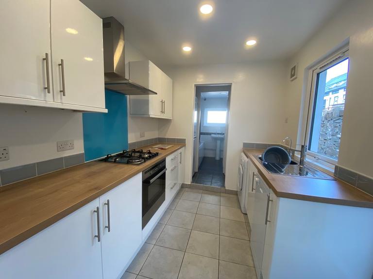 3 bedroom house for rent Whitchurch Place, Cardiff, CF24 4HD UniHomes