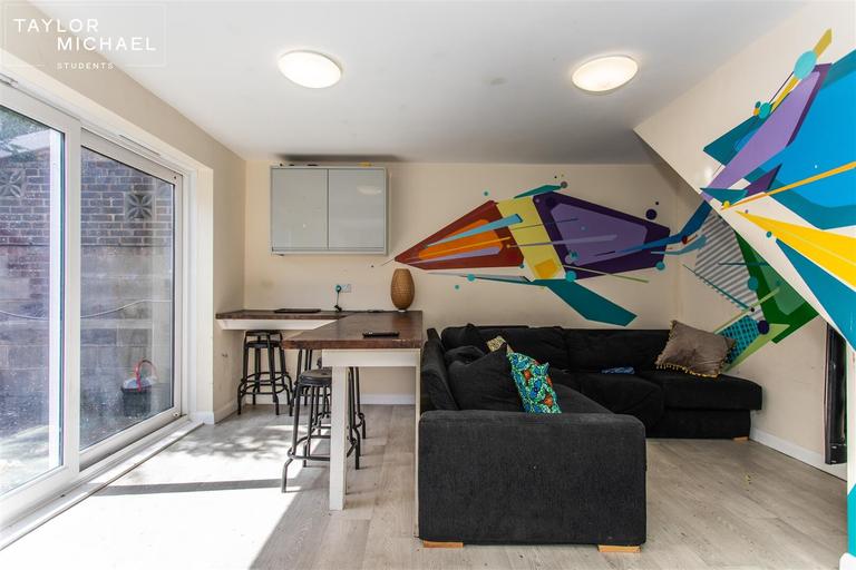 Dartmouth Crescent, Lewes Road, Brighton, BN2 4HY
