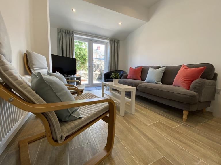 Lisvane Street, Cathays, Cardiff, CF24 4LL