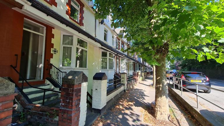 Broadway, Treforest, Pontypridd, CF37 1BD