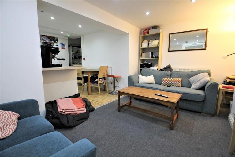 Brudenell Street, Hyde Park, Leeds, LS6 1HJ