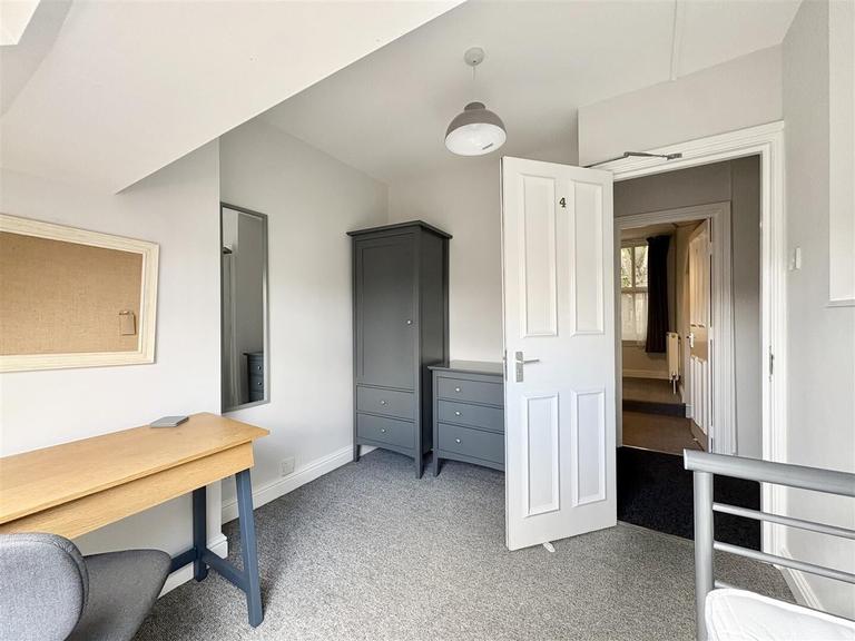 Radford Boulevard, Radford, Nottingham, NG7 3BL