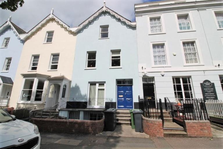 Queens Terrace, City Centre, Exeter, EX4 4HR