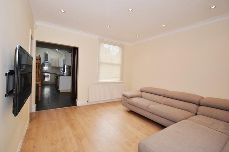 6 bedroom house for rent Balfour Road, Nottingham, NG7 1NY UniHomes