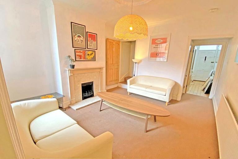 Montague Road, Clarendon Park, Leicester, LE2 1TH