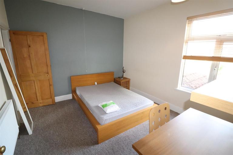 Welland Road, Stoke, Coventry, CV1 2DE