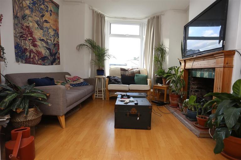 Newmarket Terrace, Elm Grove, Brighton, BN2 3QH