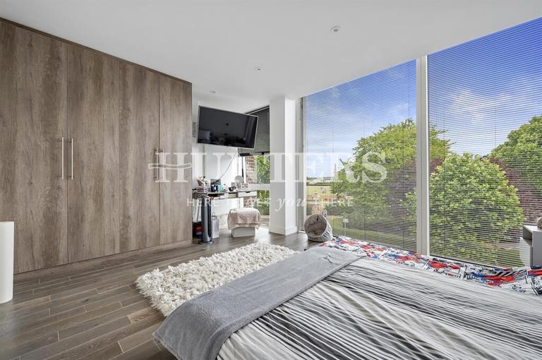 Melrose Avenue, Hampstead, London, NW2 4NA