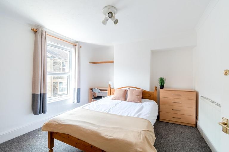 South View Road, Oldfield Park, Bath, BA2 3RW