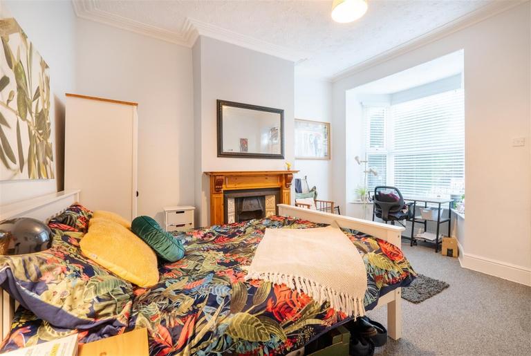 Sackville Road, Crookes, Sheffield, S10 1GU