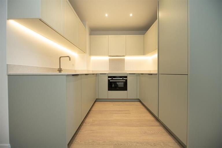 2 Eden Place, Canary Wharf, London, E16 1NY