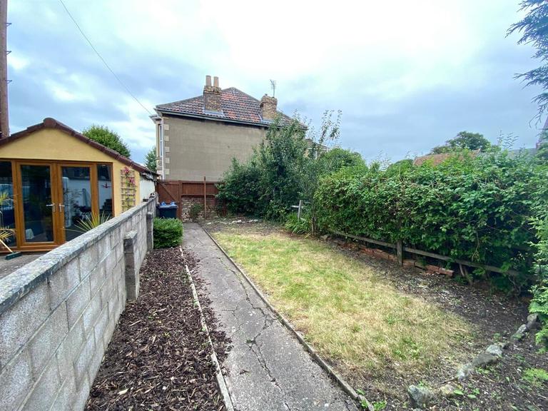 Downend Road, Fishponds, Bristol, BS16 5AS