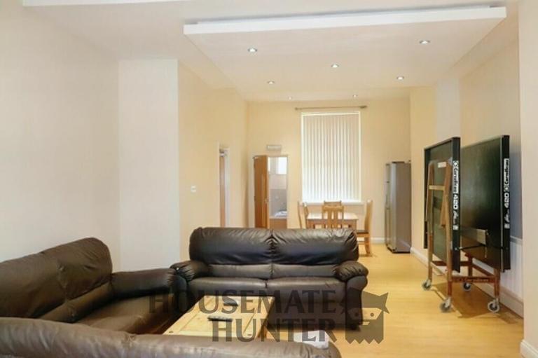 8 bedroom house for rent University Road, Leicester, LE1 7RA UniHomes