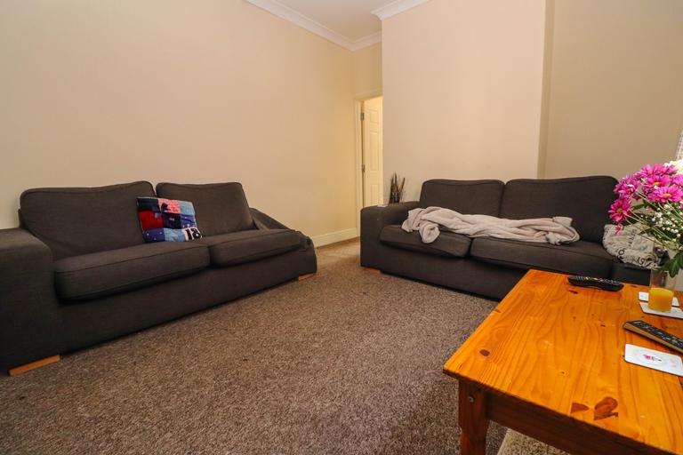 Wilton Avenue, The Polygon, Southampton, SO15 2HJ