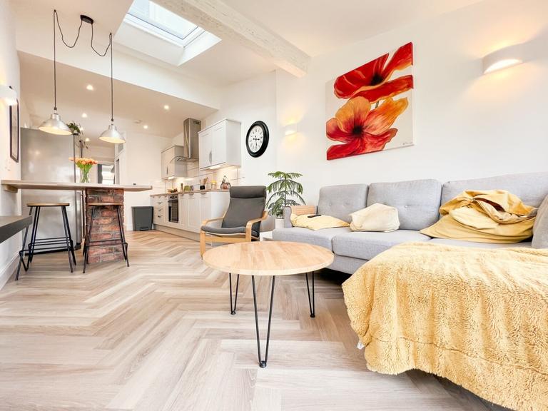 Heathfield Road, Heath, Cardiff, CF14 3JX