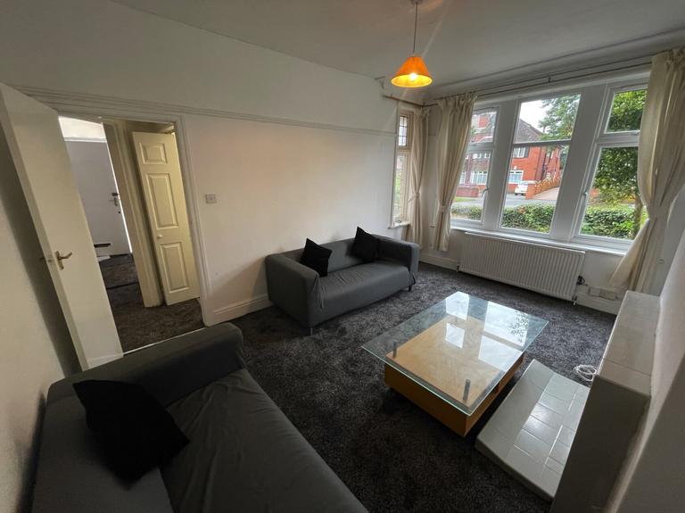 St. Chads Drive, Headingley, Leeds, LS6 3QD