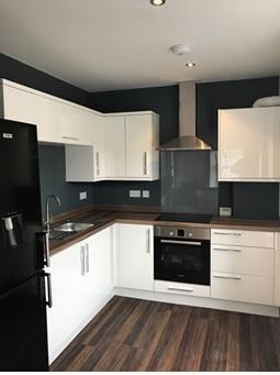 Old Wakefield Road, Moldgreen, Huddersfield, HD5 8AA