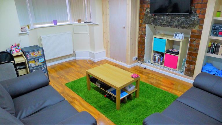 Brudenell Mount, Hyde Park, Leeds, LS6 1HT