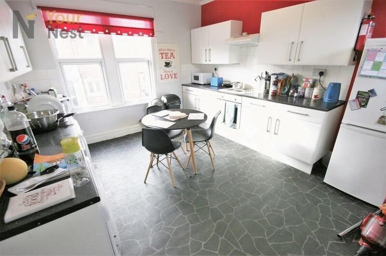 South Parade, Headingley, Leeds, LS6 3LF