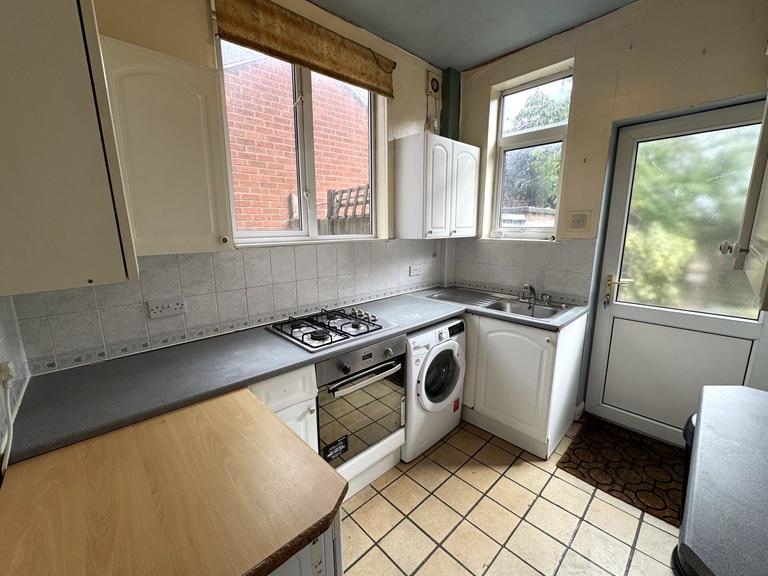 Victoria Park Road, Clarendon Park, Leicester, LE2 1XF