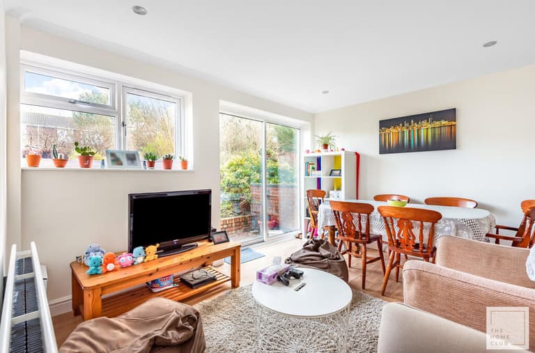 Cabell Road, Guildford, Surrey, GU2 8JF