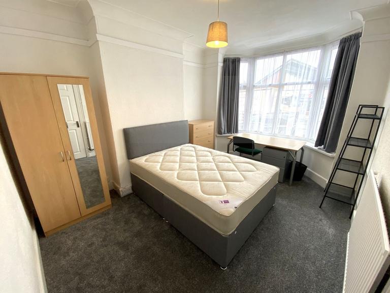 Welford Road, Clarendon Park, Leicester, LE2 6EG