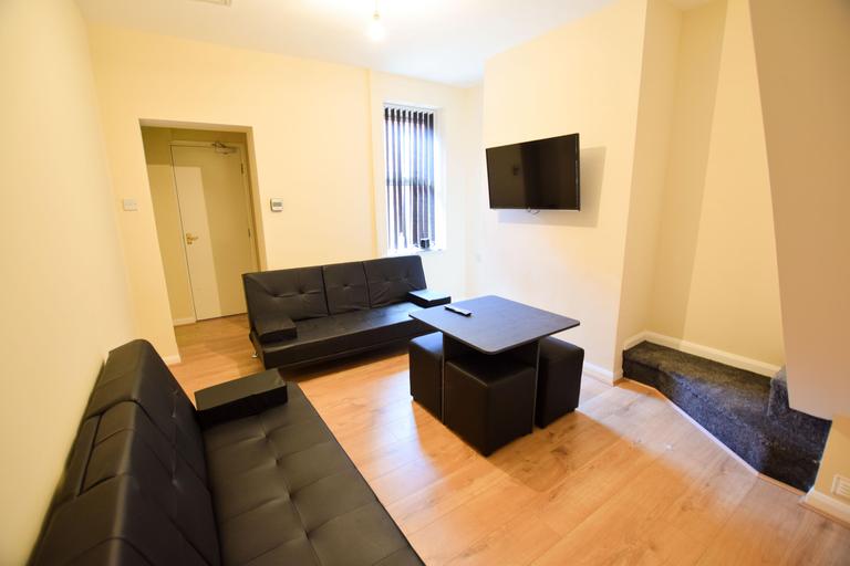 Queen Anne Street, Shelton, Stoke-on-Trent, ST4 2EQ