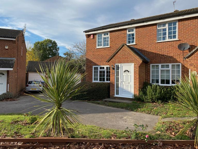 3 bedroom house for rent Larksfield Englefield Green, Surrey, TW20 0RA