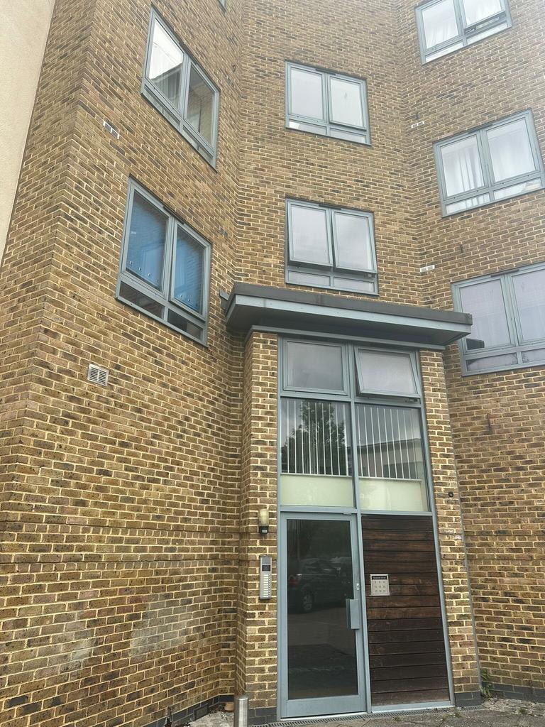 Drive, Old Heath, Colchester, CO2 8GE