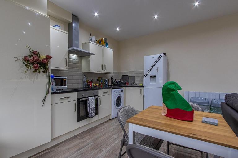 2 bedroom house for rent North Road, Cardiff, CF14 3BL UniHomes