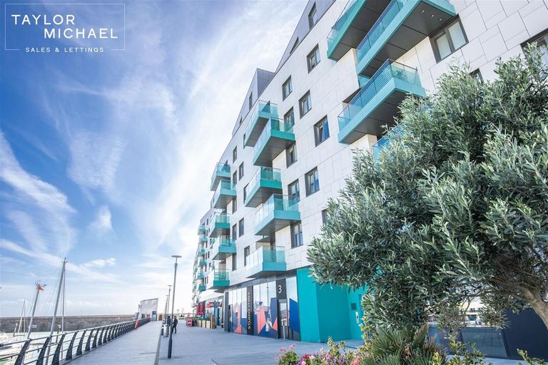 The Boardwalk, Kemptown, Brighton, BN2 5ZD