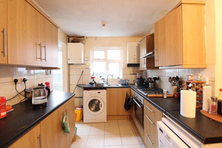 Violet Road, Bassett, Southampton, SO16 3GJ