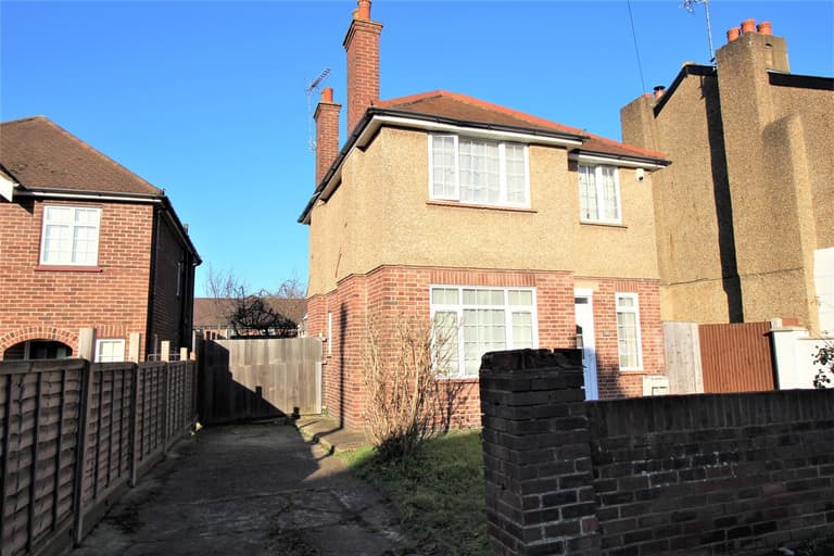 Montague Road, Uxbridge, London, UB8 1QL Montague Road, Uxbridge, London, UB8 1QL