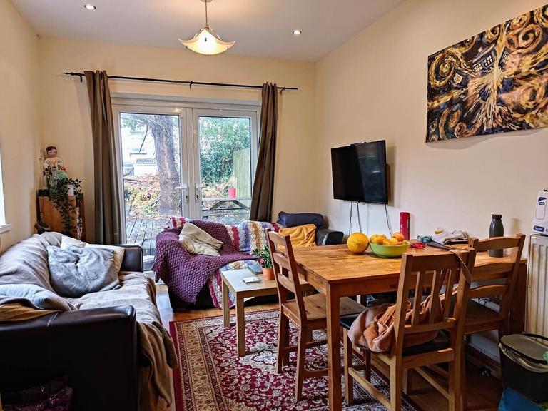 6 bedroom house for rent Treherbert Street, Cardiff, CF24 4JN UniHomes