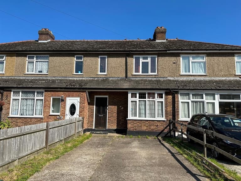 Newcroft Close, Uxbridge, London, UB8 3RJ Newcroft Close, Uxbridge, London, UB8 3RJ