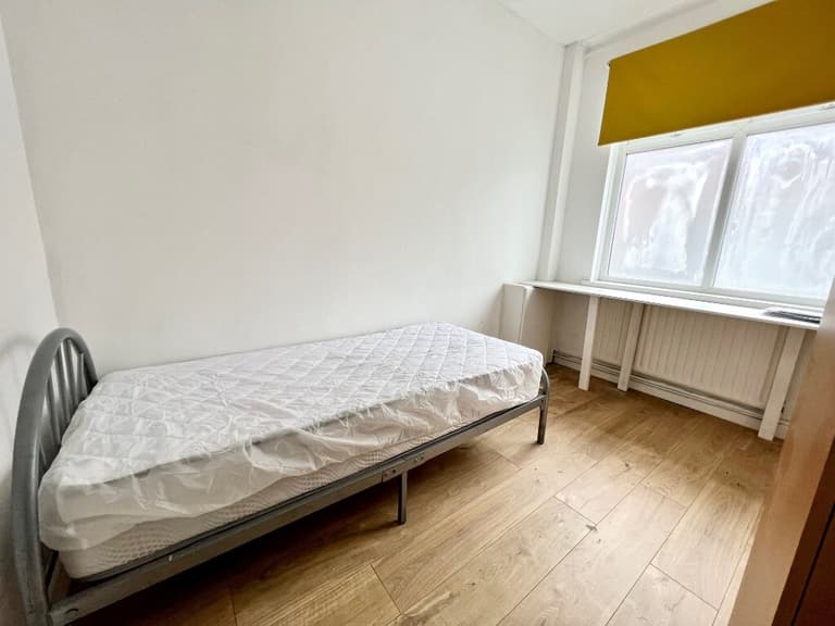 Thornton Road, Shelton, Stoke-on-Trent, ST4 2BD Thornton Road, Shelton, Stoke-on-Trent, ST4 2BD