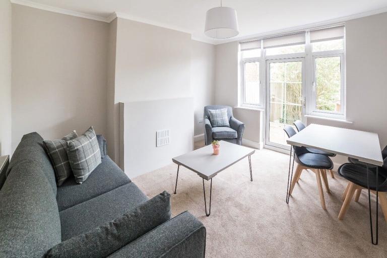 Salisbury Street, Beeston, Nottingham, NG9 2EQ