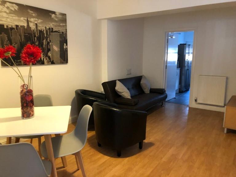 Queen Anne Street, Shelton, Stoke-on-Trent, ST4 2EQ