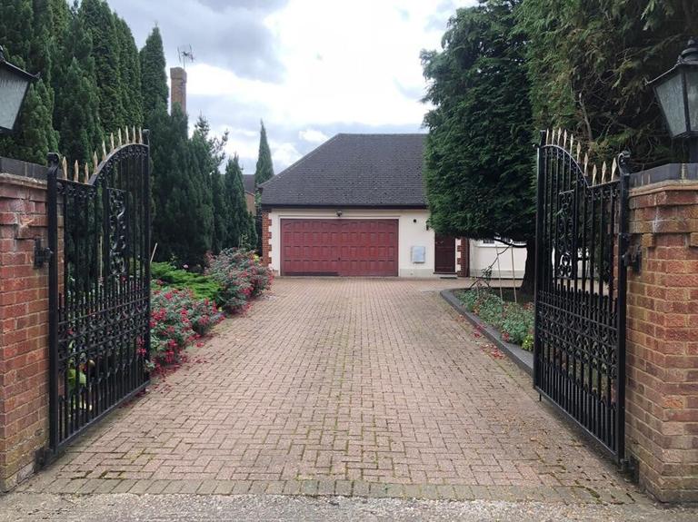 St. Albans Road West, Hatfield, Hertfordshire, AL10 9RJ