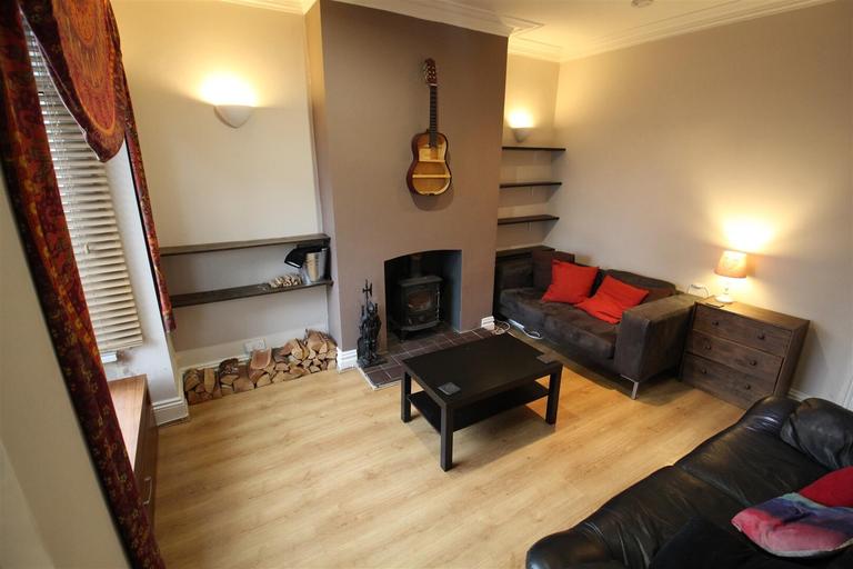 Newport View, Burley, Leeds, LS6 3BX