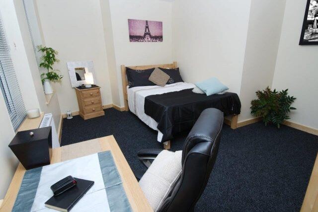 9 Cemetery Road, Broomhall, Sheffield, S11 8FJ