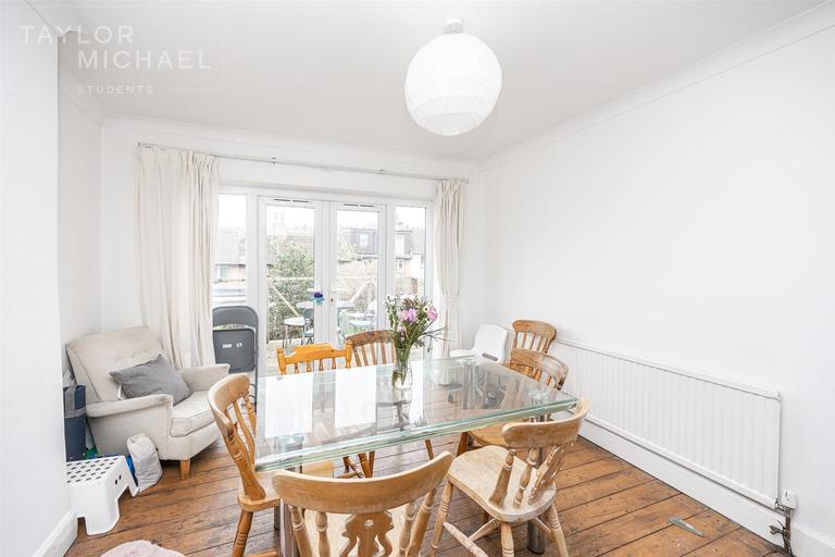 Dudley Road, Hollingdean, Brighton, BN1 7GL