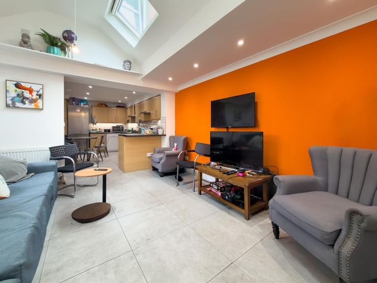 Granby Gardens, Newtown, Reading, RG1 5RT