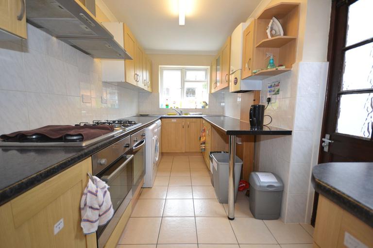 Grange Avenue, City Centre, Reading, RG6 1DJ