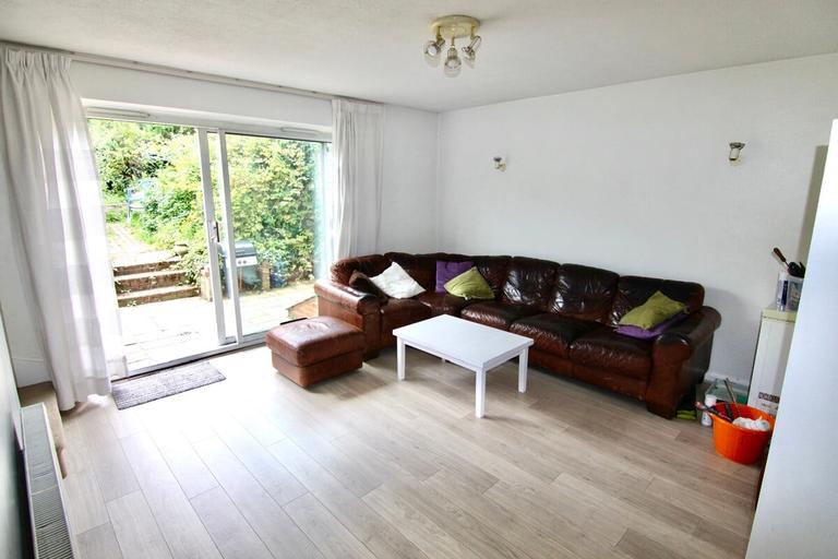 Guildford Park Avenue, Guildford, Surrey, GU2 7NN