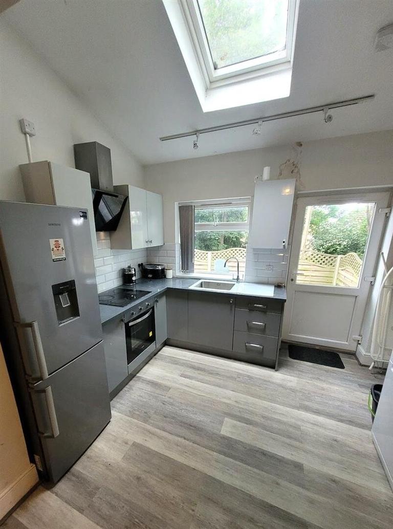 Crookes Road, Broomhill, Sheffield, S10 5BB