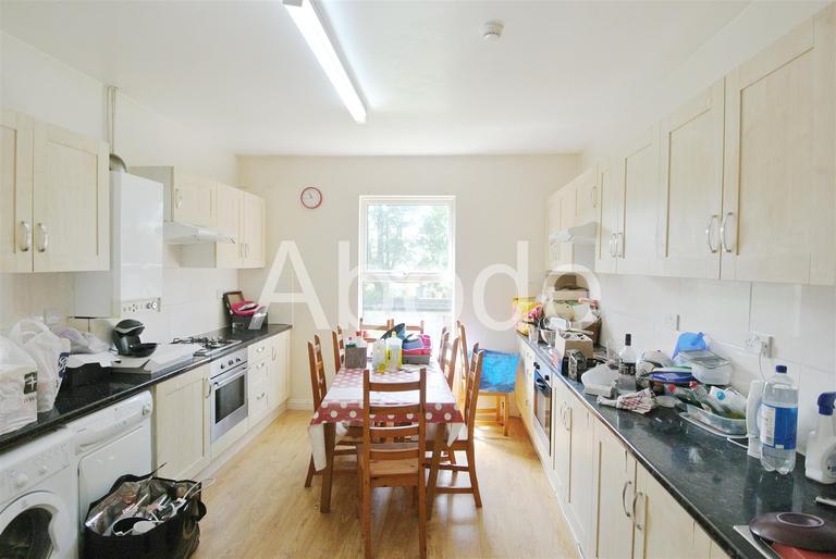 Cardigan Road*, Headingley, Leeds, LS6 3BJ