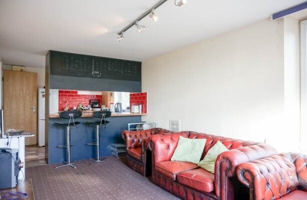 Ash Grove, Hyde Park, Leeds, LS6 1AY