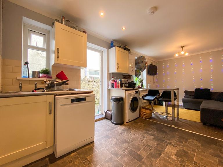 5 bedroom house for rent Llantrisant Street, Cardiff, CF24 4JE UniHomes