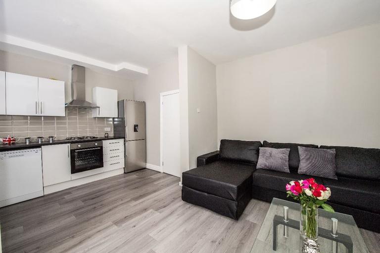 5 bedroom house for rent Blantyre Road, Liverpool, L15 3HT UniHomes